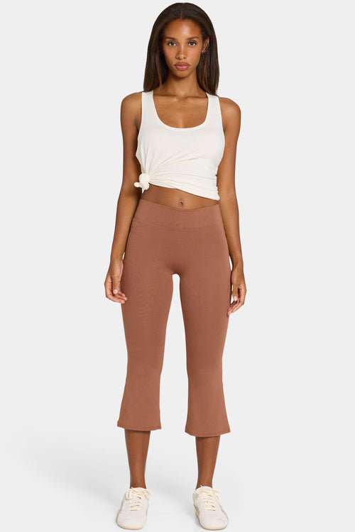 Chic ButterCloud Flared Capri Leggings in Cocoa