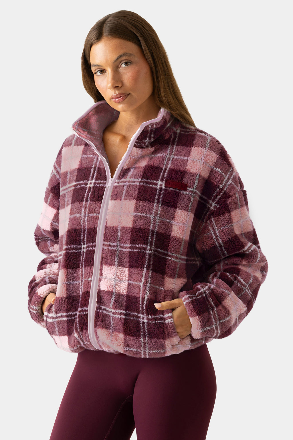 Chic Oversized Zip-Up Fleece in Plum Plaid