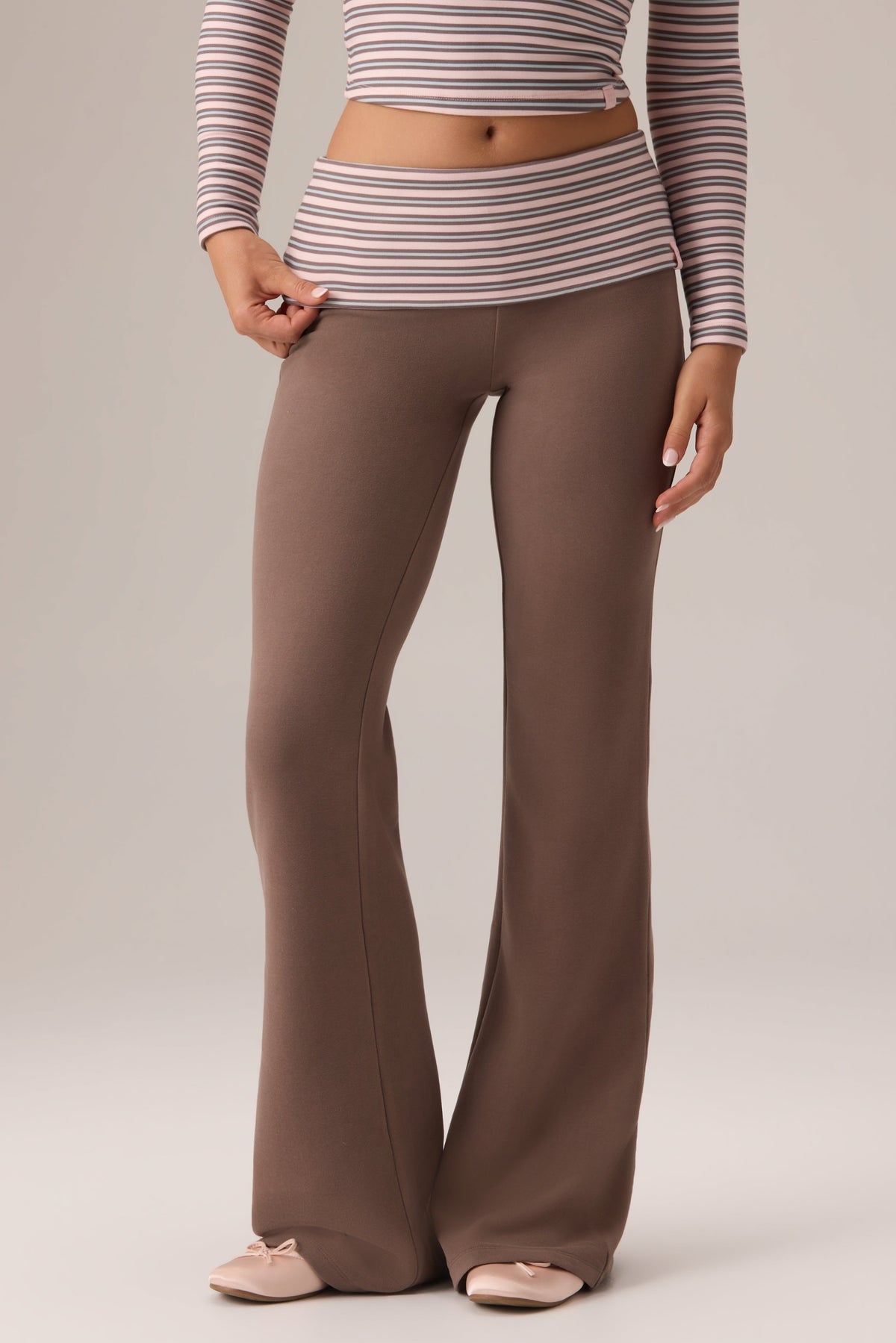Chic Plush Jersey Wide-Leg Trousers in Chestnut