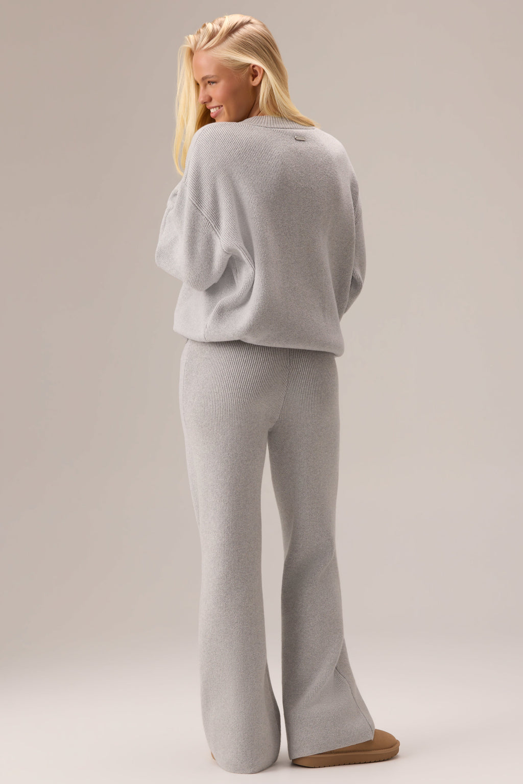 Chic Ribbed Knit Oversized Jumper in Pebble
