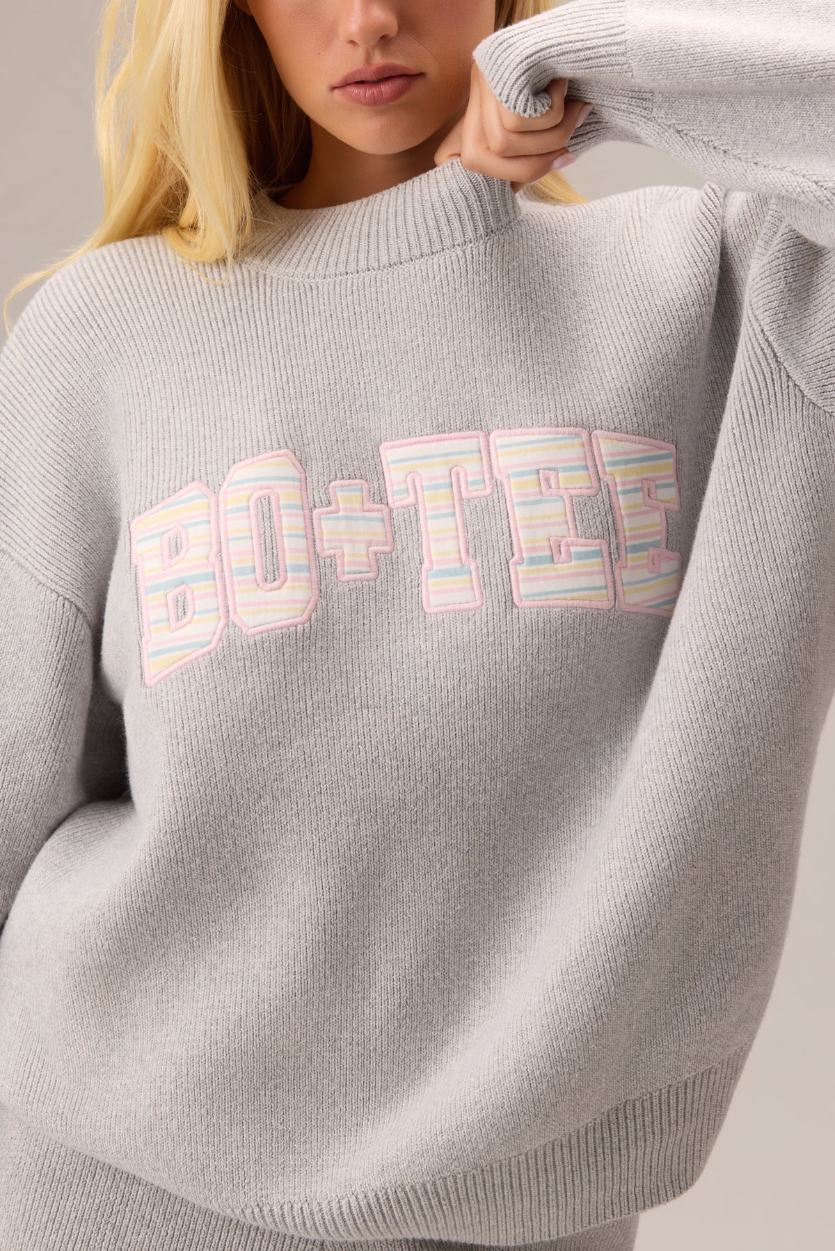 Chic Ribbed Knit Oversized Jumper in Pebble