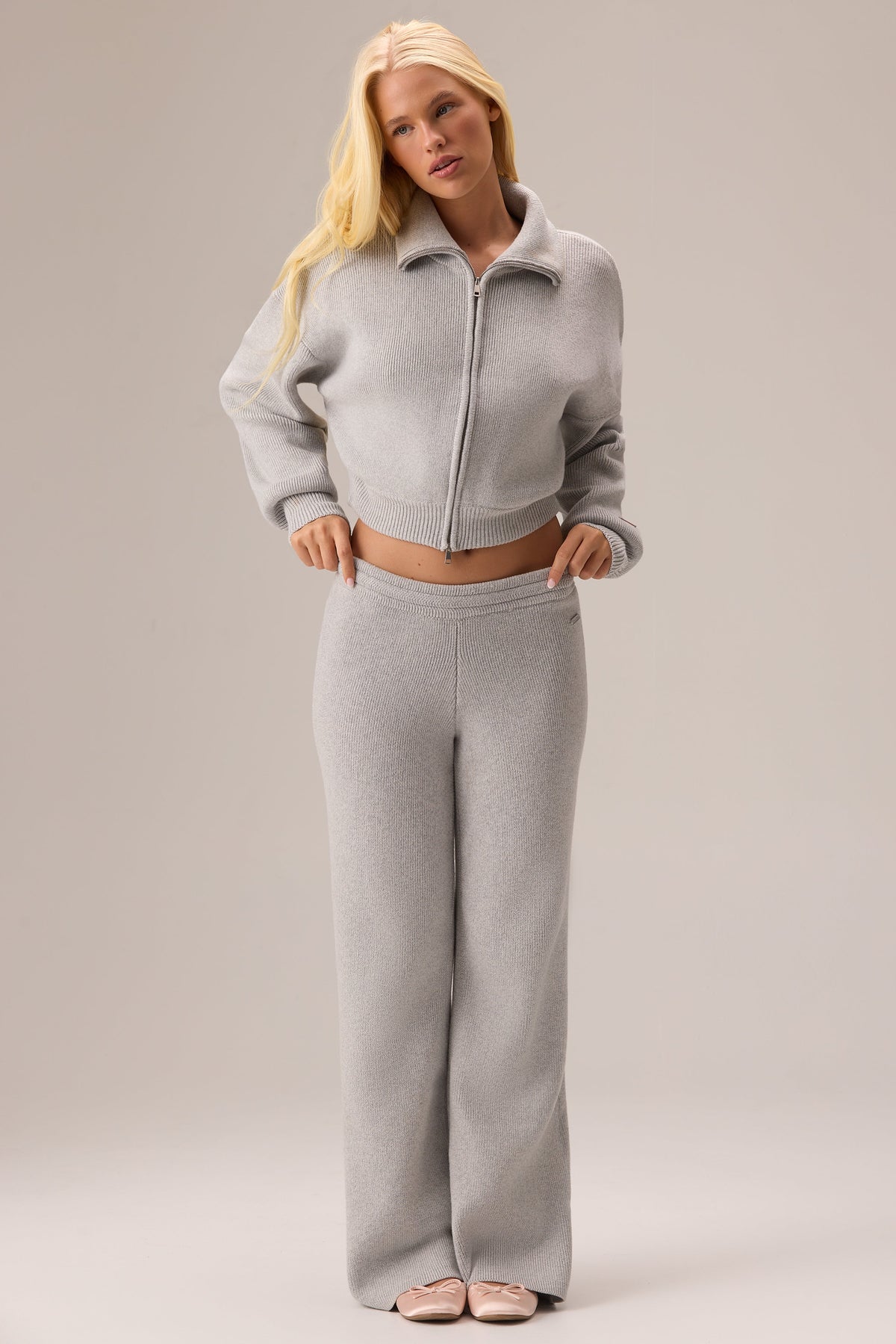Chic Ribbed Knit Wide-Leg Joggers in Pebble
