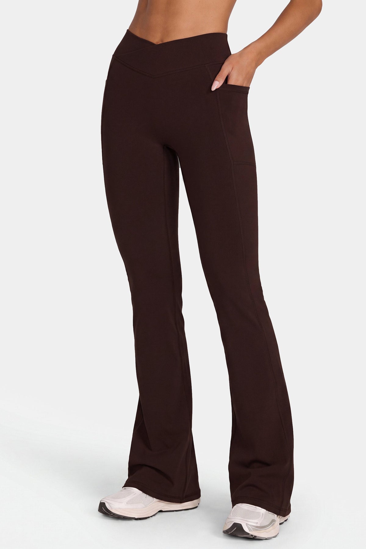 Chic Soft Active V-Waist Flared Leggings in Espresso