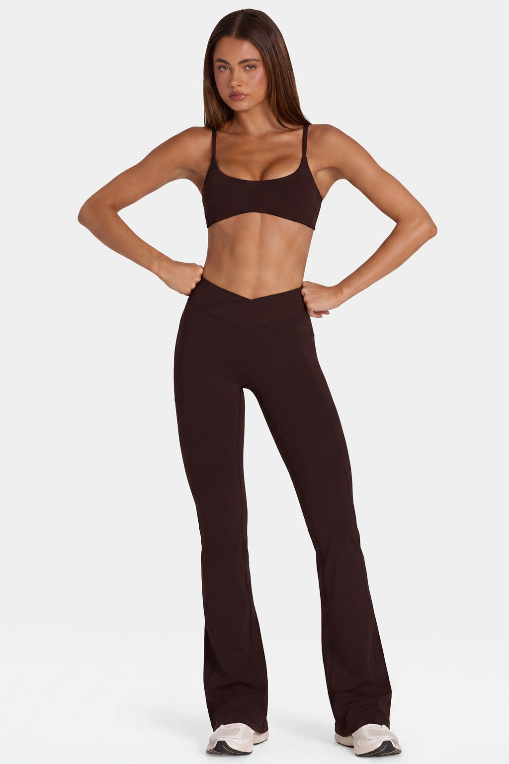Chic Soft Active V-Waist Flared Leggings in Espresso