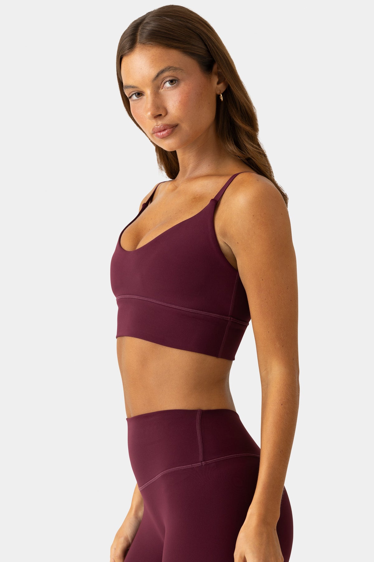 Chic Soft Active Scoop-Neck Sports Bra in Plum
