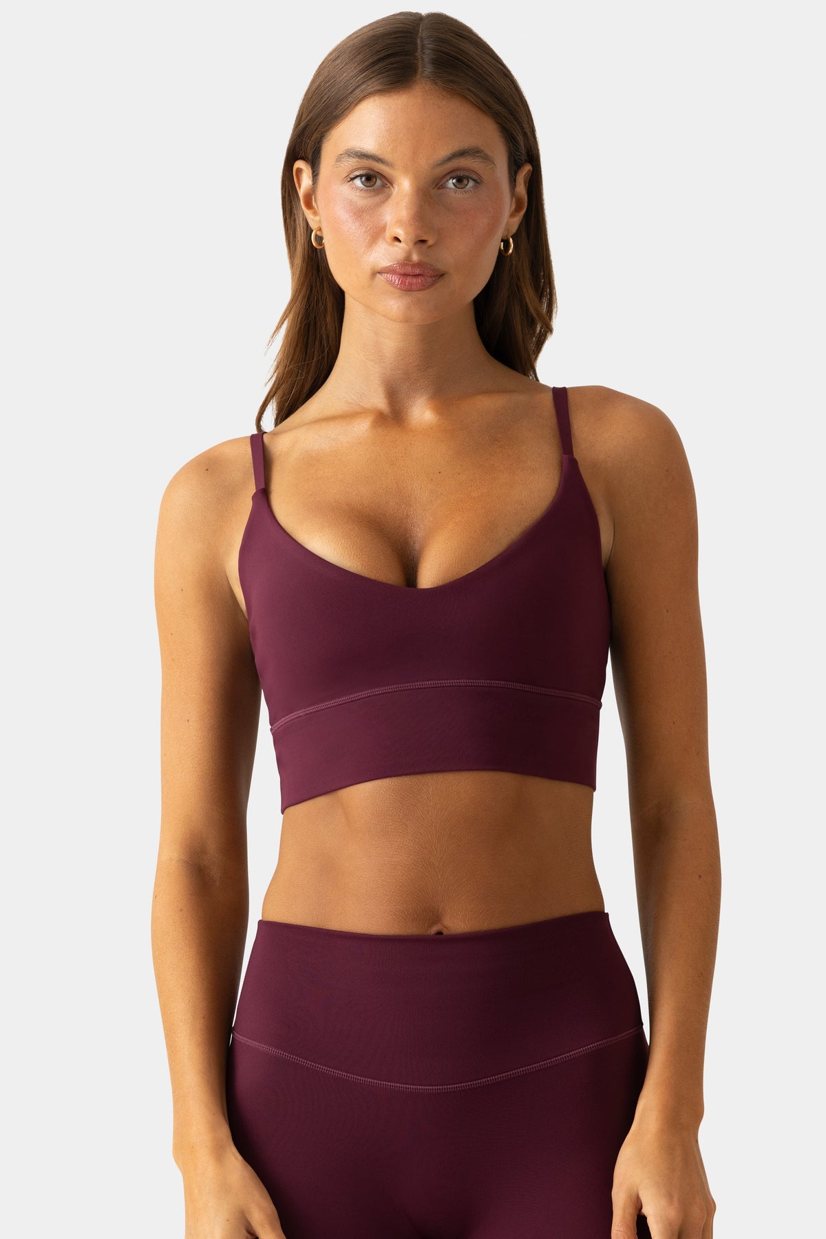 Chic Soft Active Scoop-Neck Sports Bra in Plum