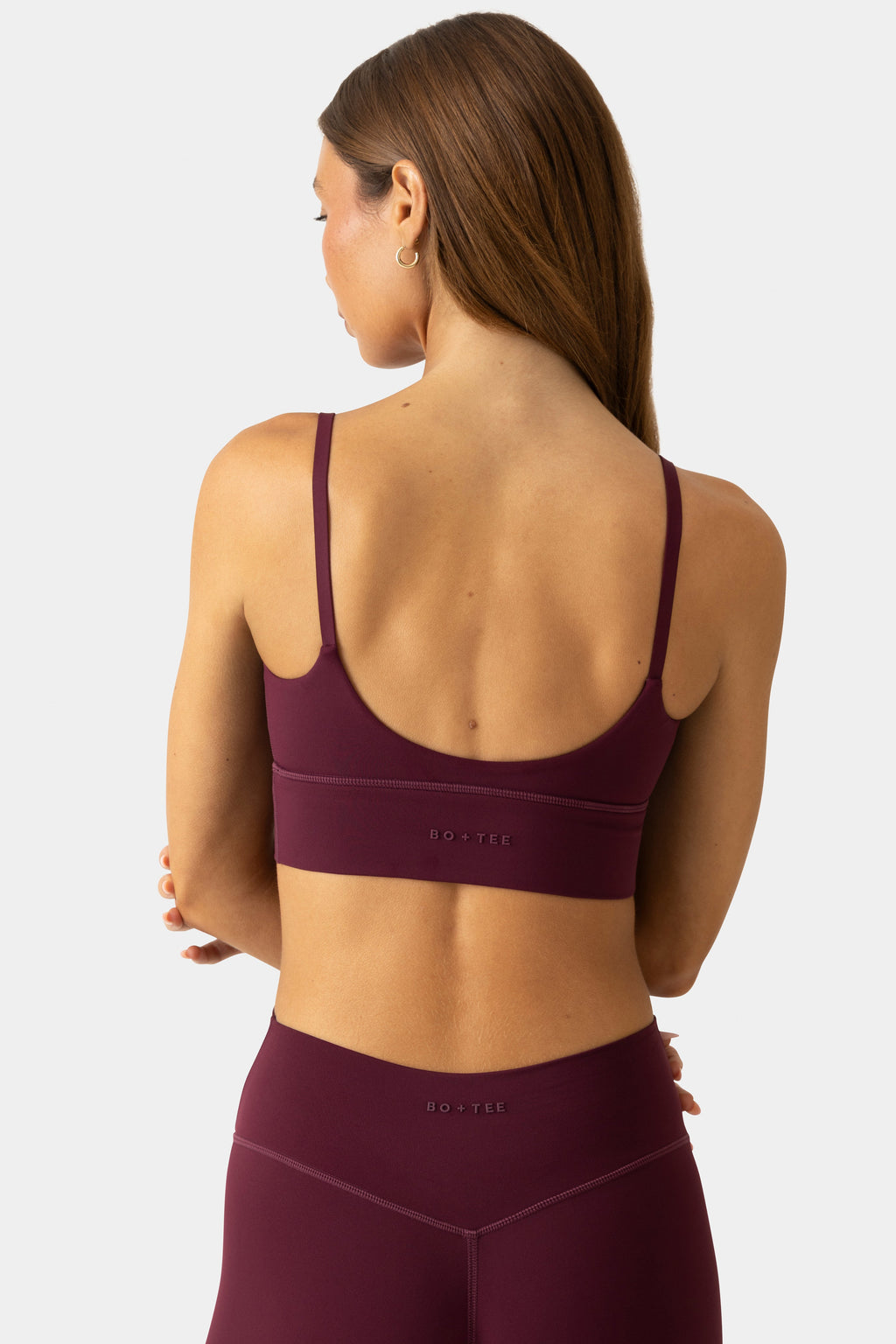 Chic Soft Active Scoop-Neck Sports Bra in Plum