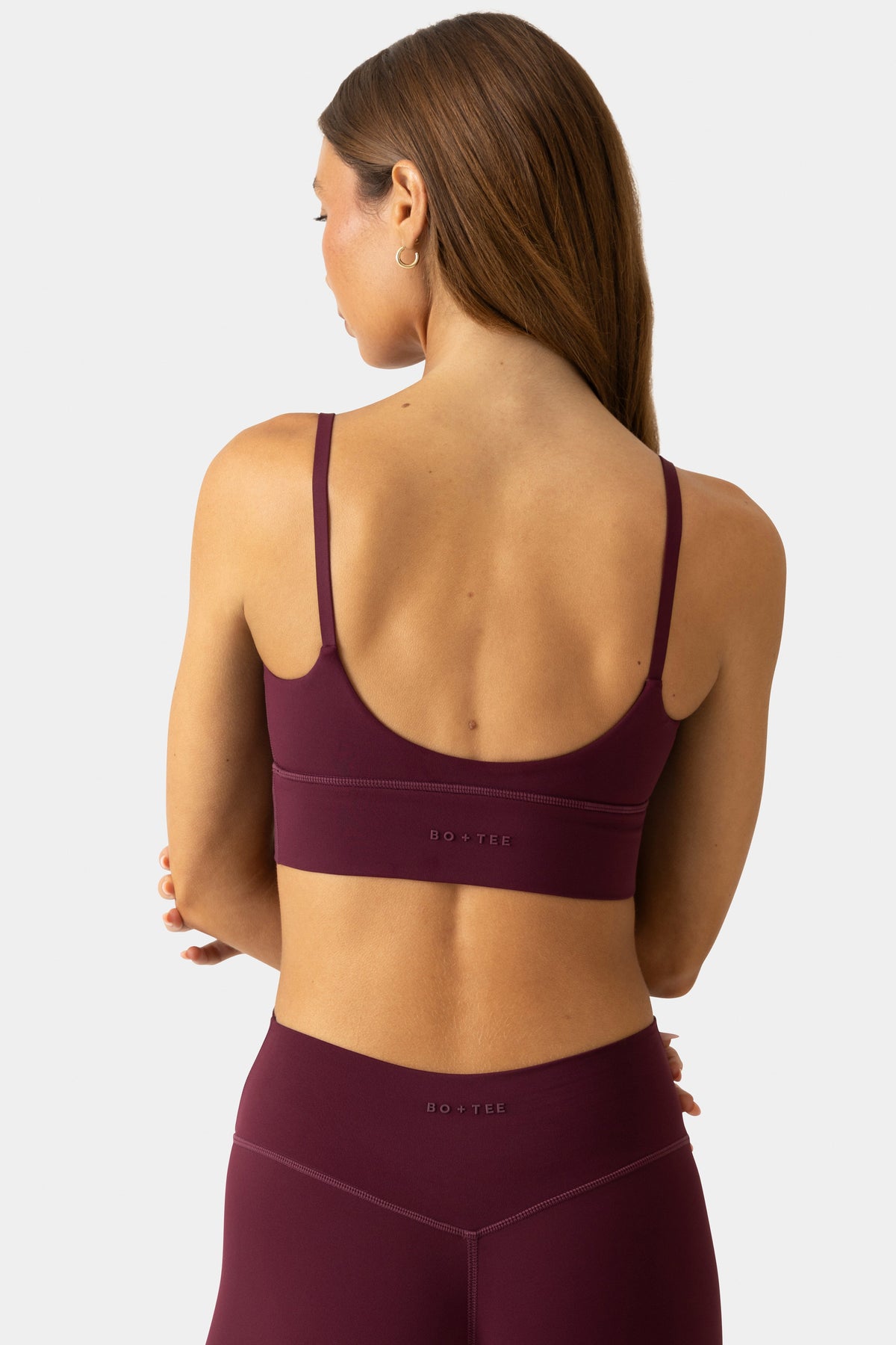 Chic Soft Active Scoop-Neck Sports Bra in Plum