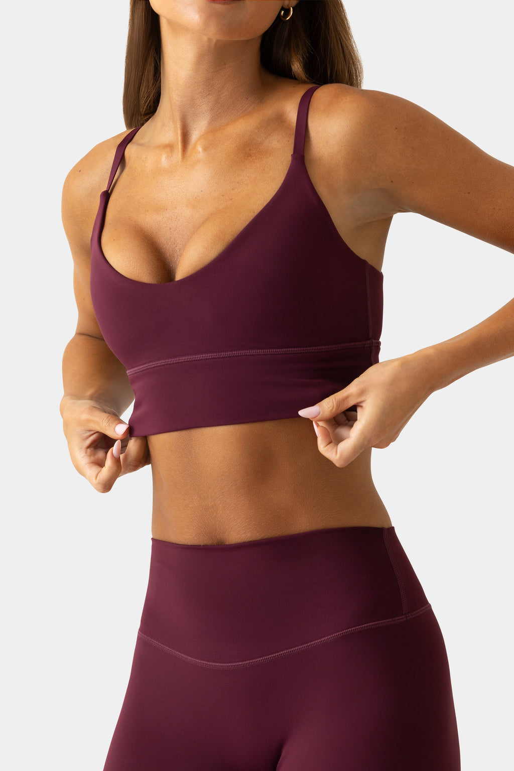 Chic Soft Active Scoop-Neck Sports Bra in Plum