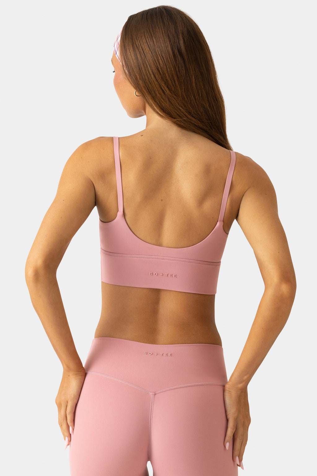 Chic Soft Active Scoop-Neck Sports Bra in Berry