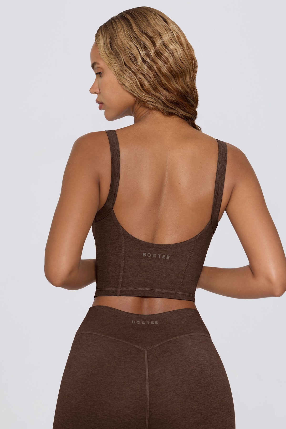 Chic Cropped Tank Top in Pecan Marl