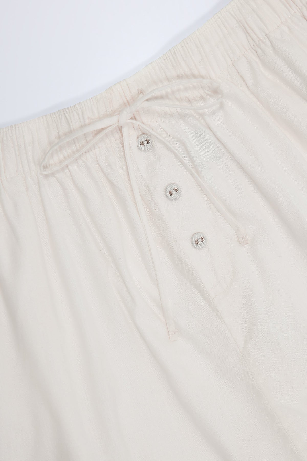 Chic Tie-Front Cotton-Poplin Shorts in White