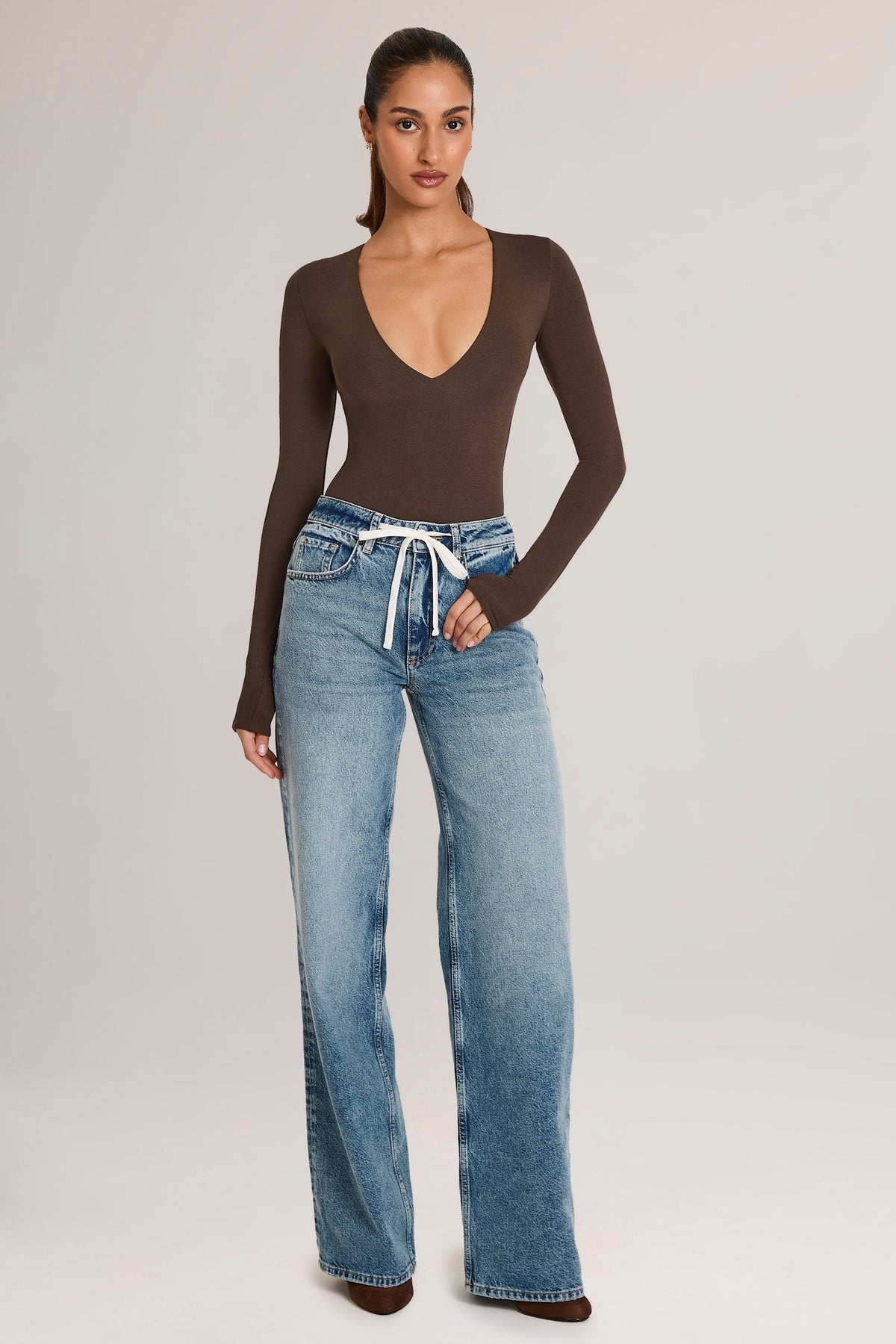 Chic Drawstring Straight-Leg Jeans in Mid Wash