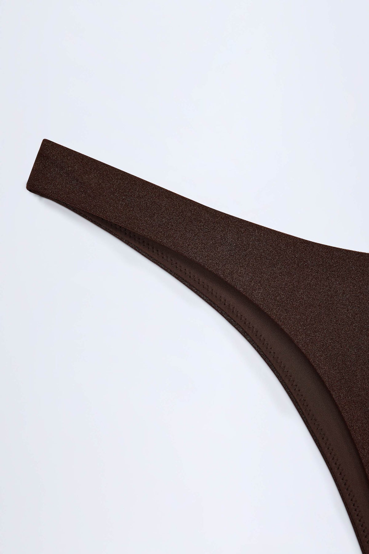 Chic High-Leg Cheeky Bikini Bottoms in Dark Chocolate