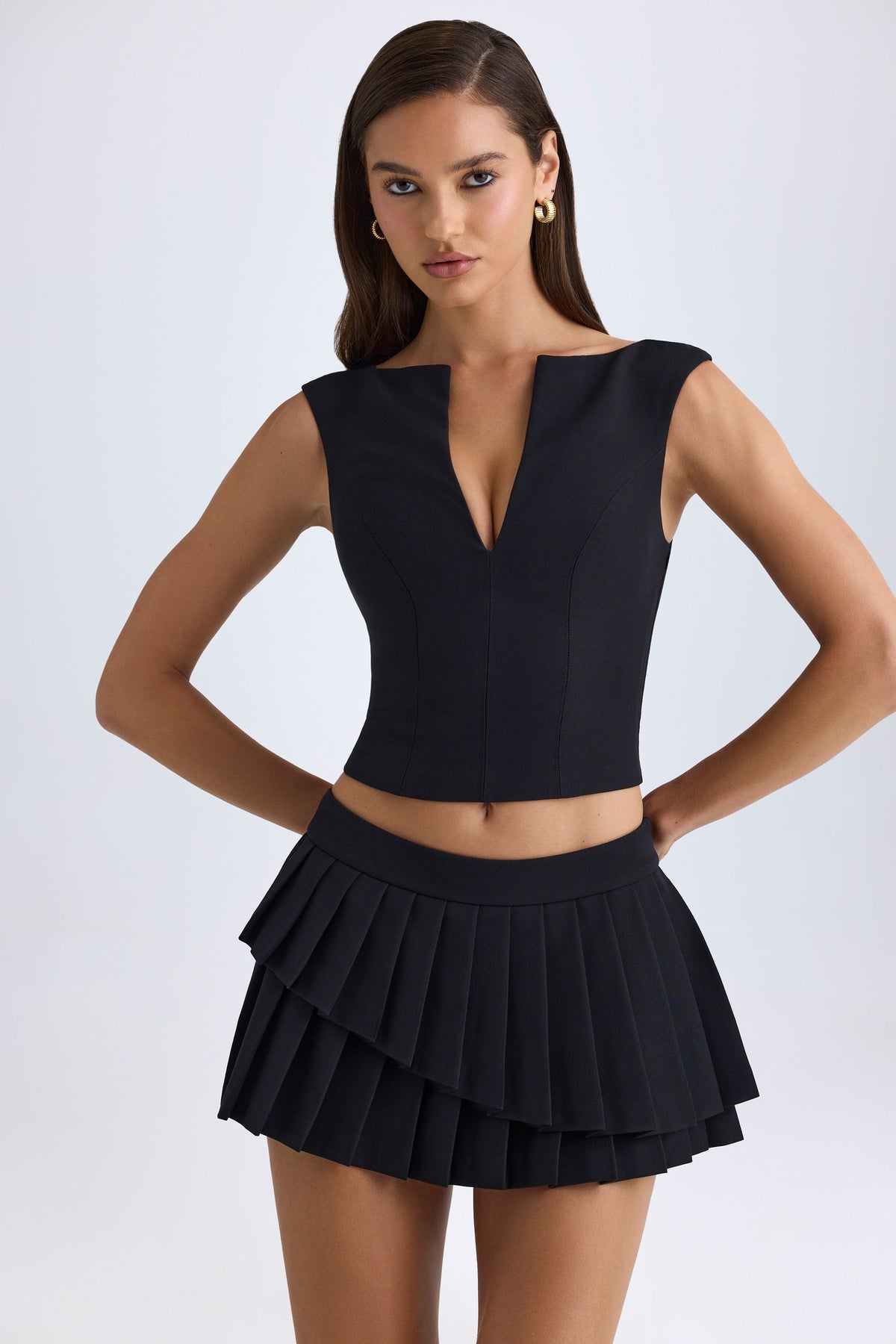 Chic Layered Pleated Low-Rise Mini Skirt in Black