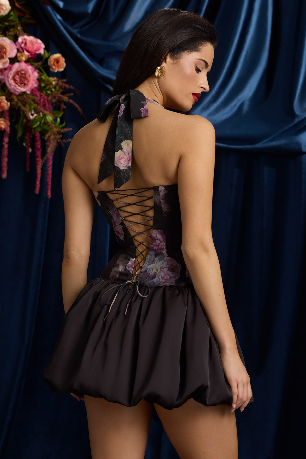 Chic Halterneck Lace-Up Bubble Hem Mini Dress in Black Floral Print
