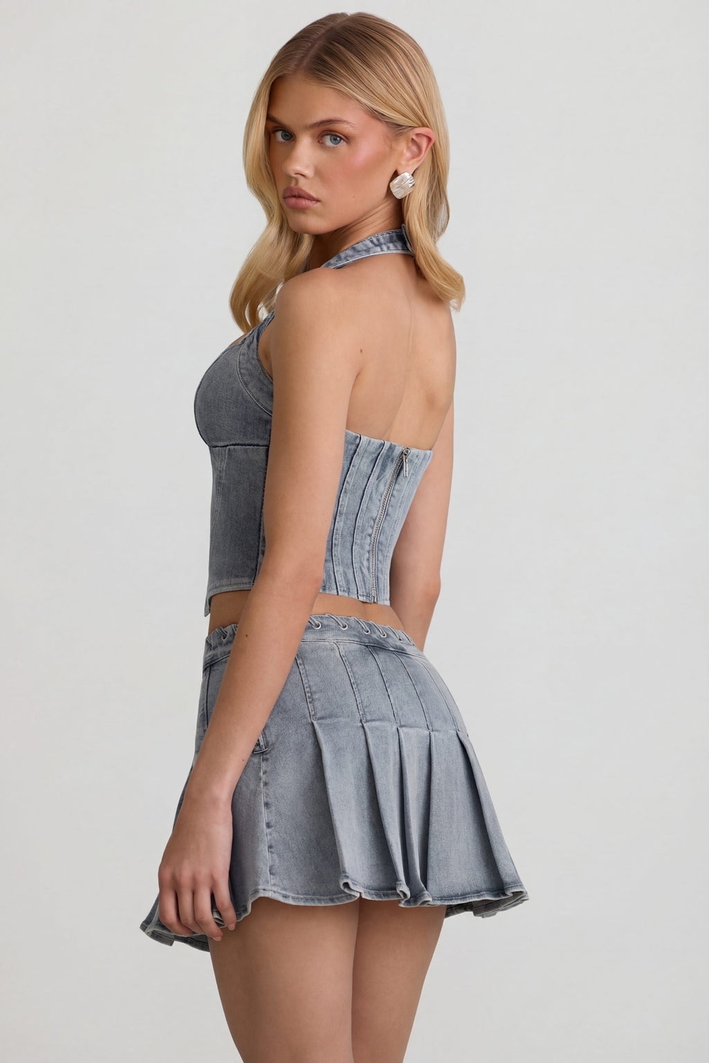 Chic Low-Rise Pleated Mini Skirt in Light Blue