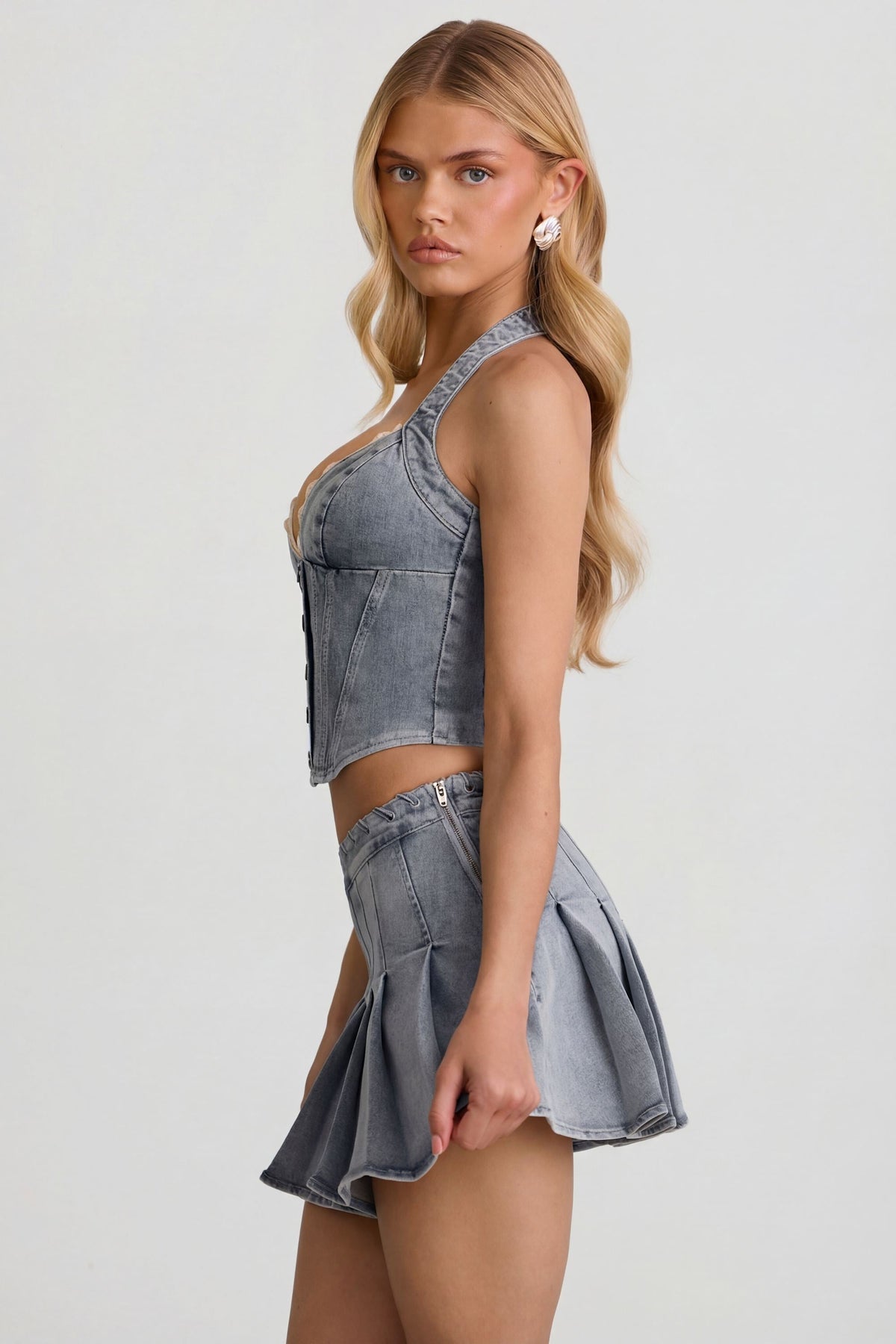 Chic Low-Rise Pleated Mini Skirt in Light Blue