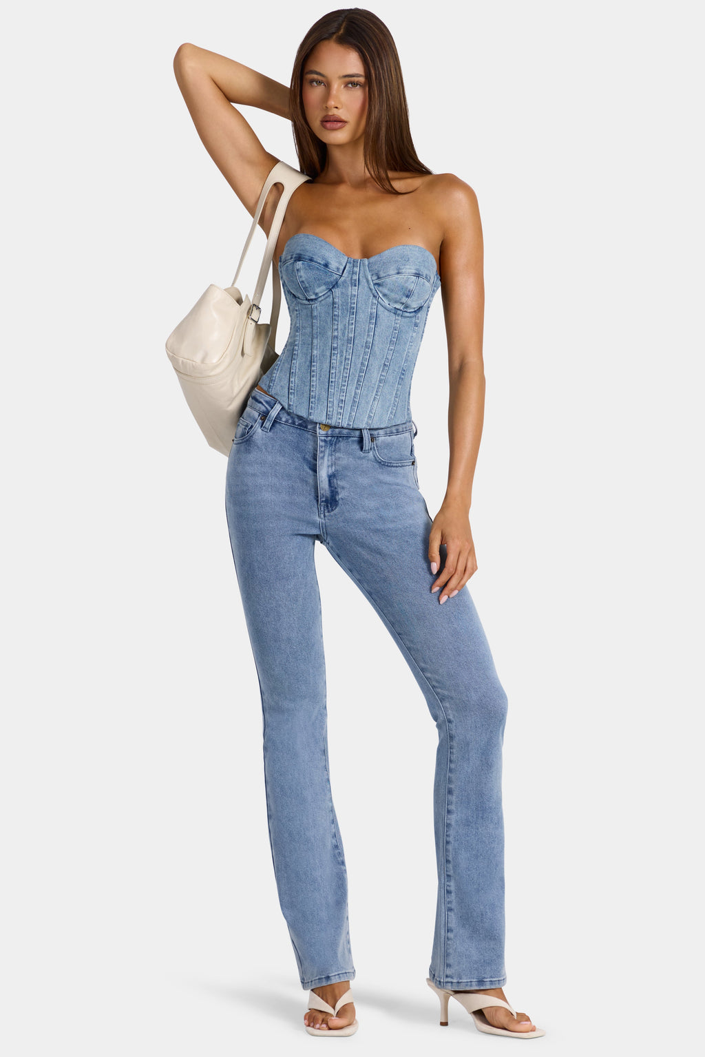 Chic Low-Rise Flared Jeans in Mid-Blue