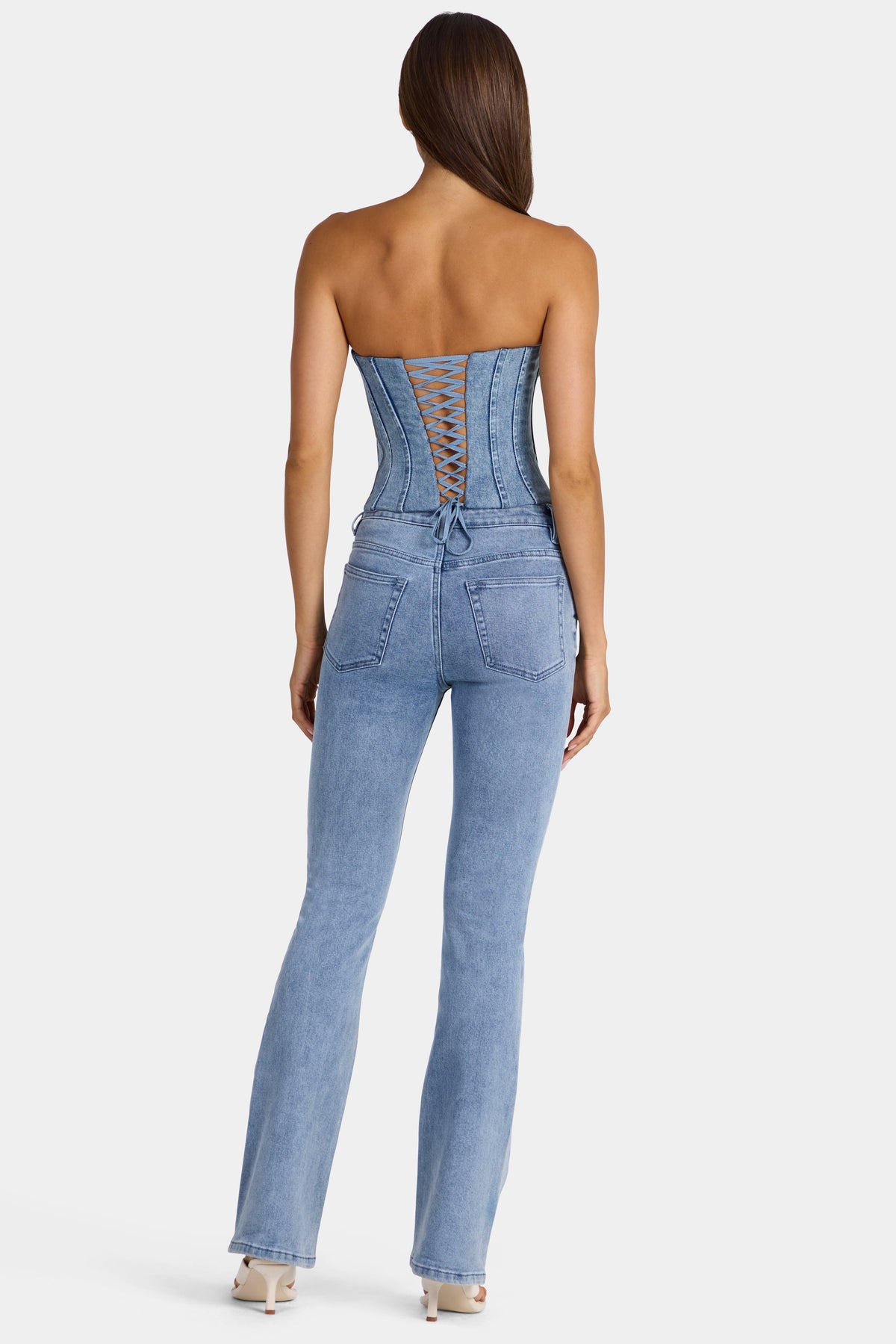 Chic Low-Rise Flared Jeans in Mid-Blue