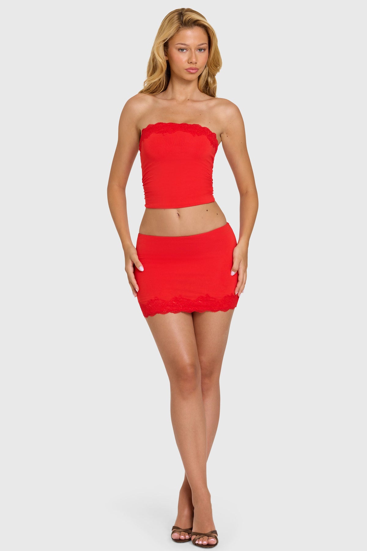 Chic Modal Lace-Trim Skort in Cherry