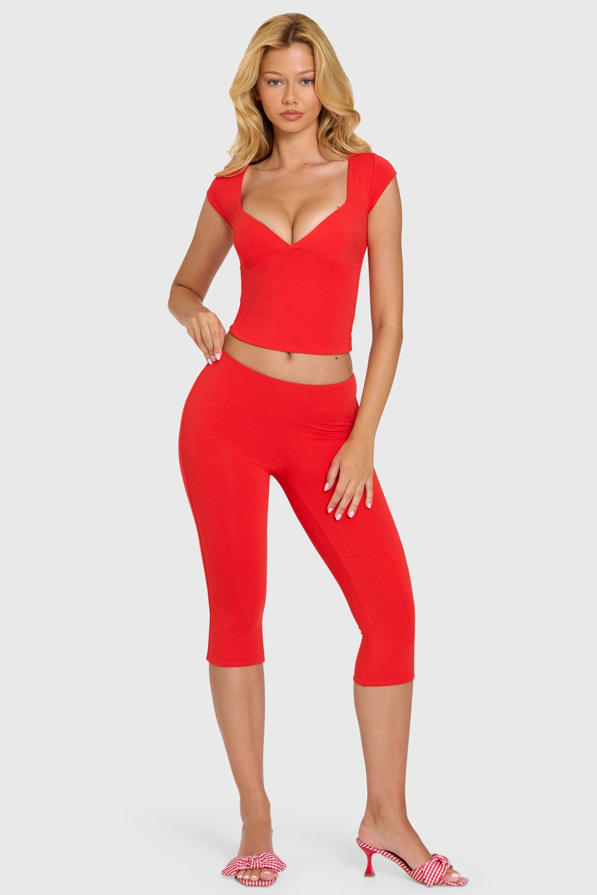 Chic Modal Capri Leggings in Cherry