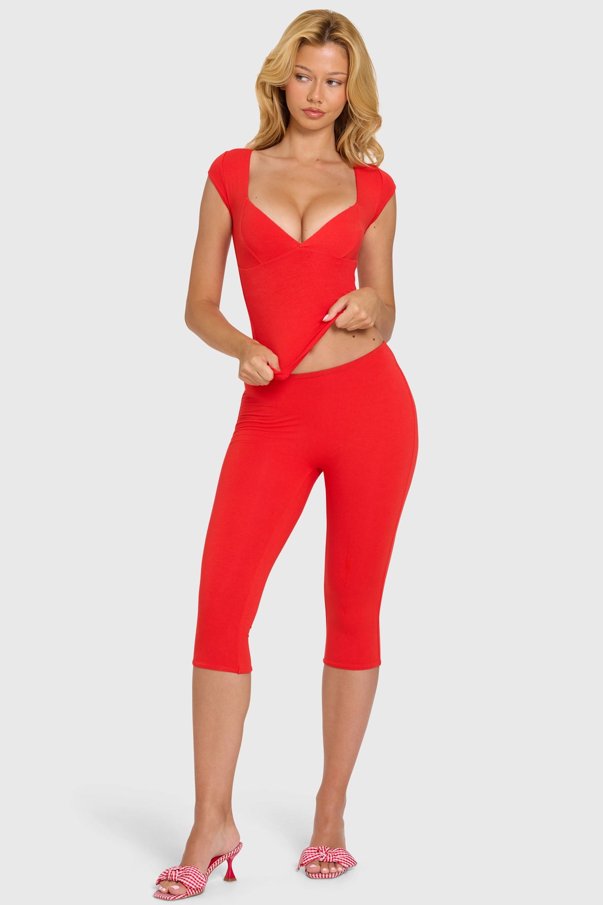 Chic Modal Capri Leggings in Cherry