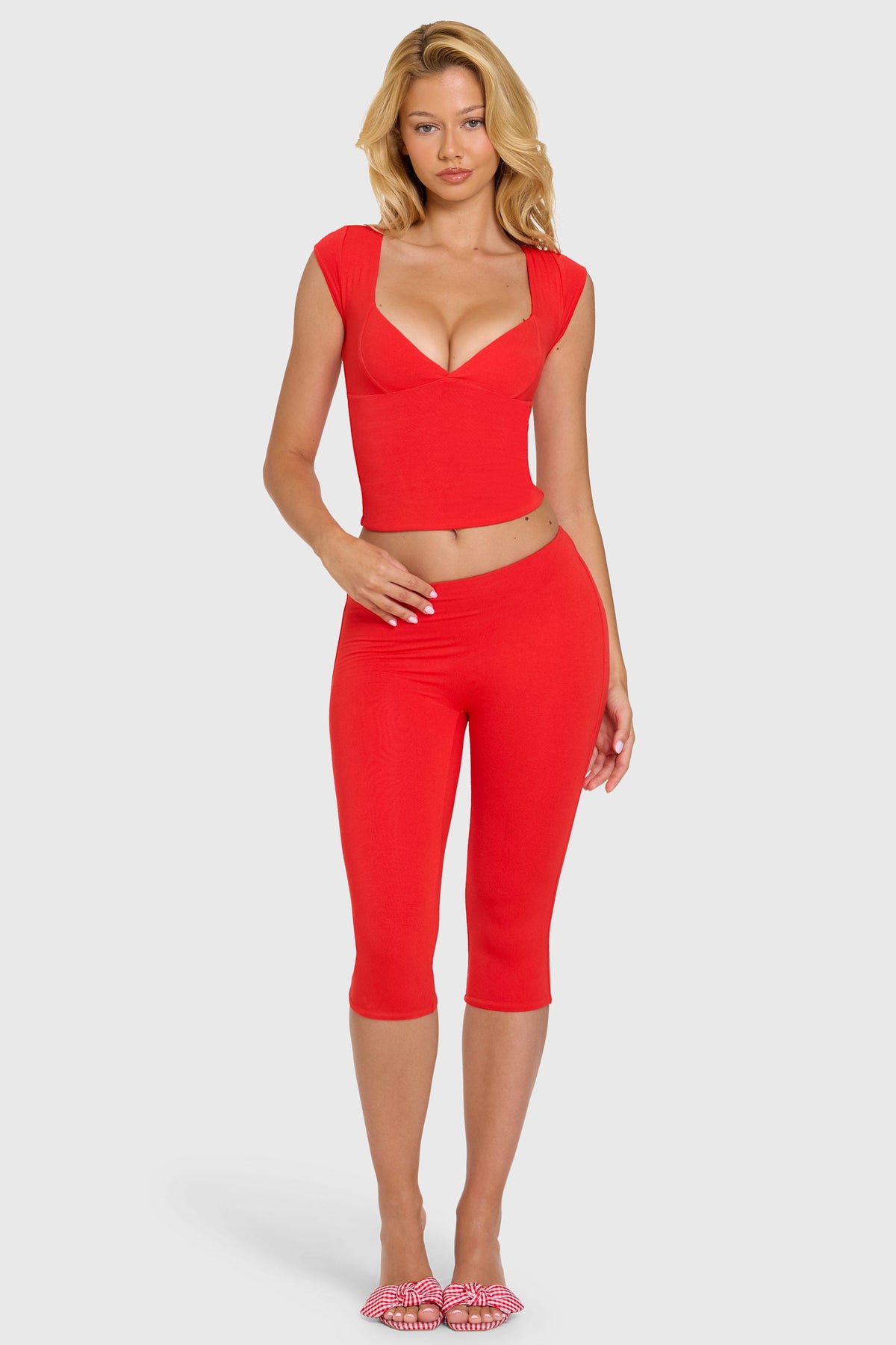 Chic Modal Capri Leggings in Cherry