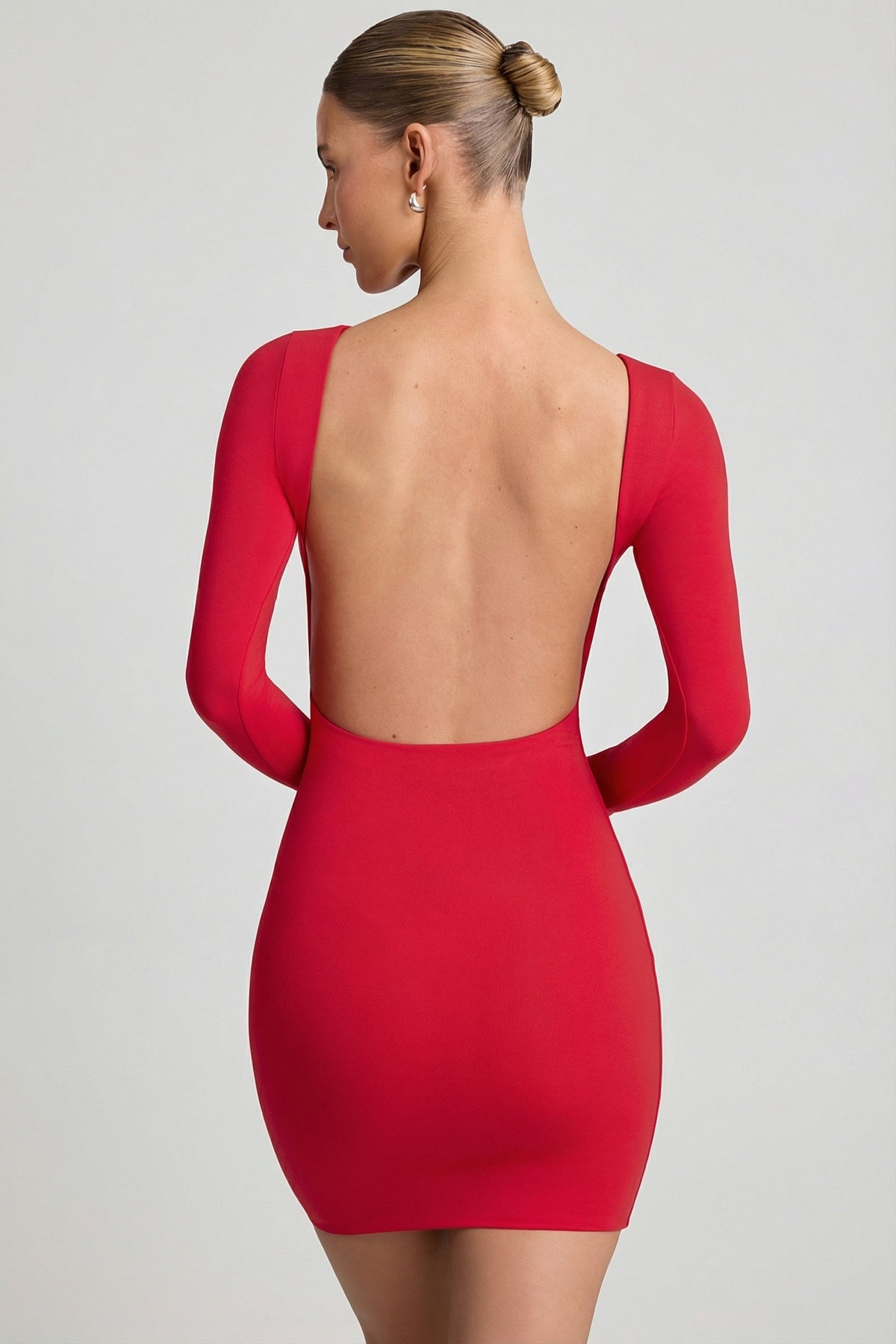 Chic Open-Back Bodycon Mini Dress in Cherry Red