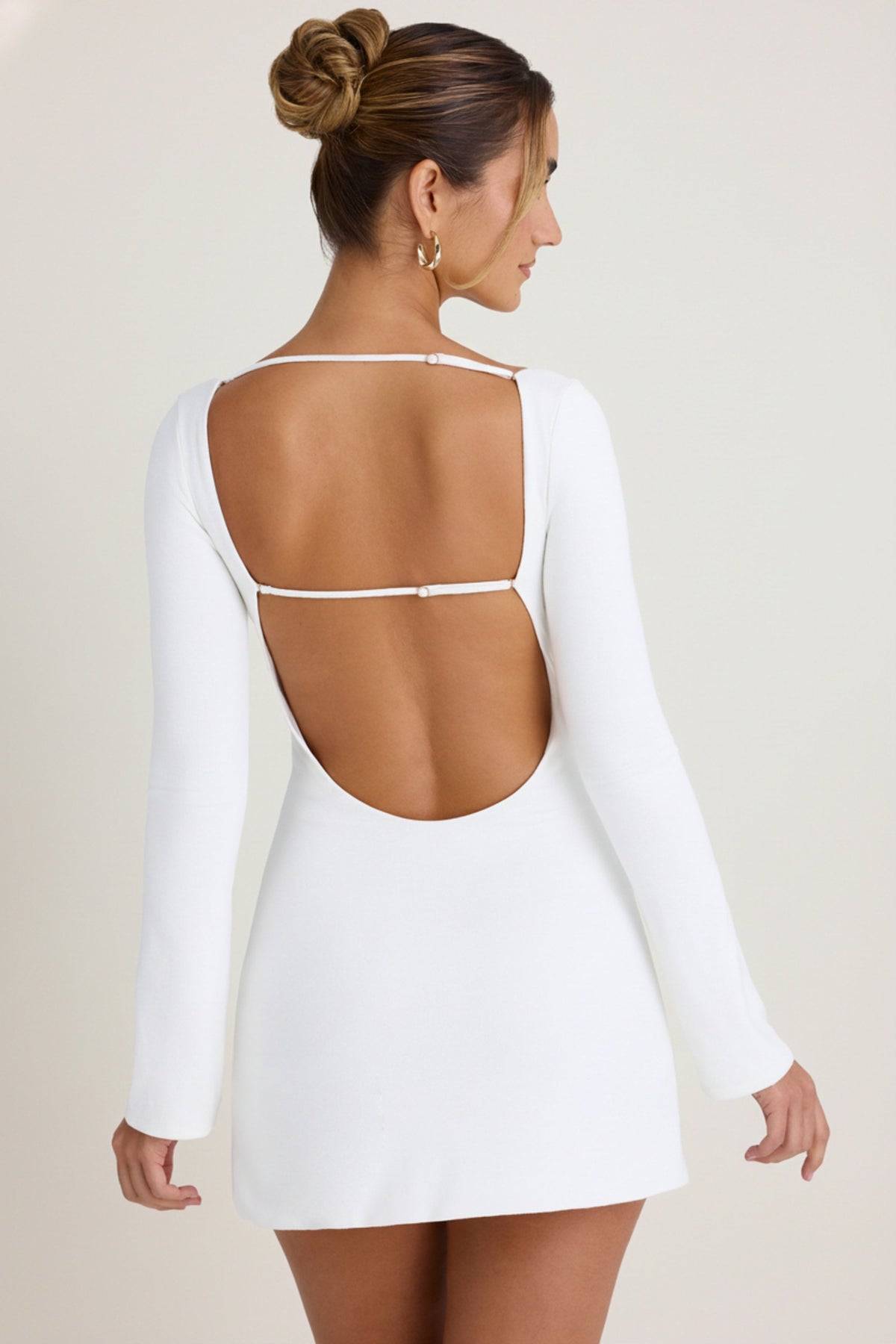 Chic Cut-Out Long-Sleeve Mini Dress in White