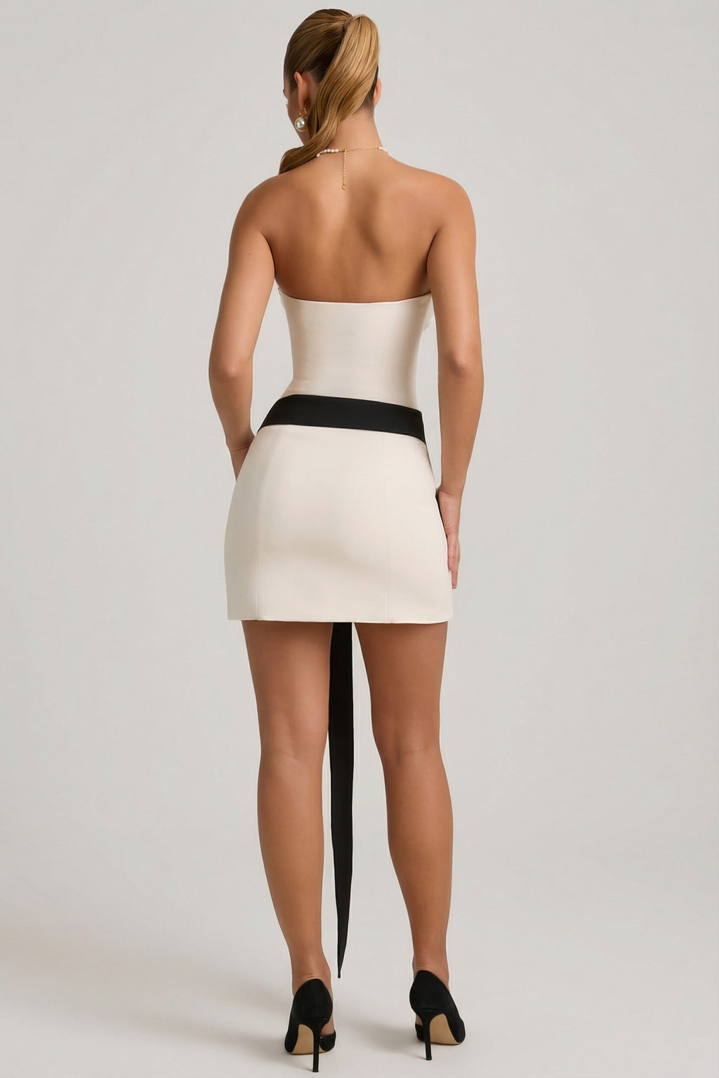Chic Strapless Bow-Detail A-Line Mini Dress in Ivory