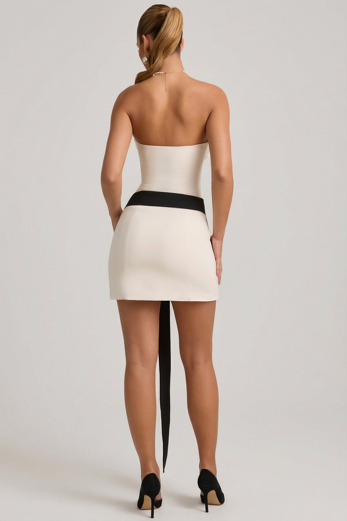 Chic Strapless Bow-Detail A-Line Mini Dress in Ivory