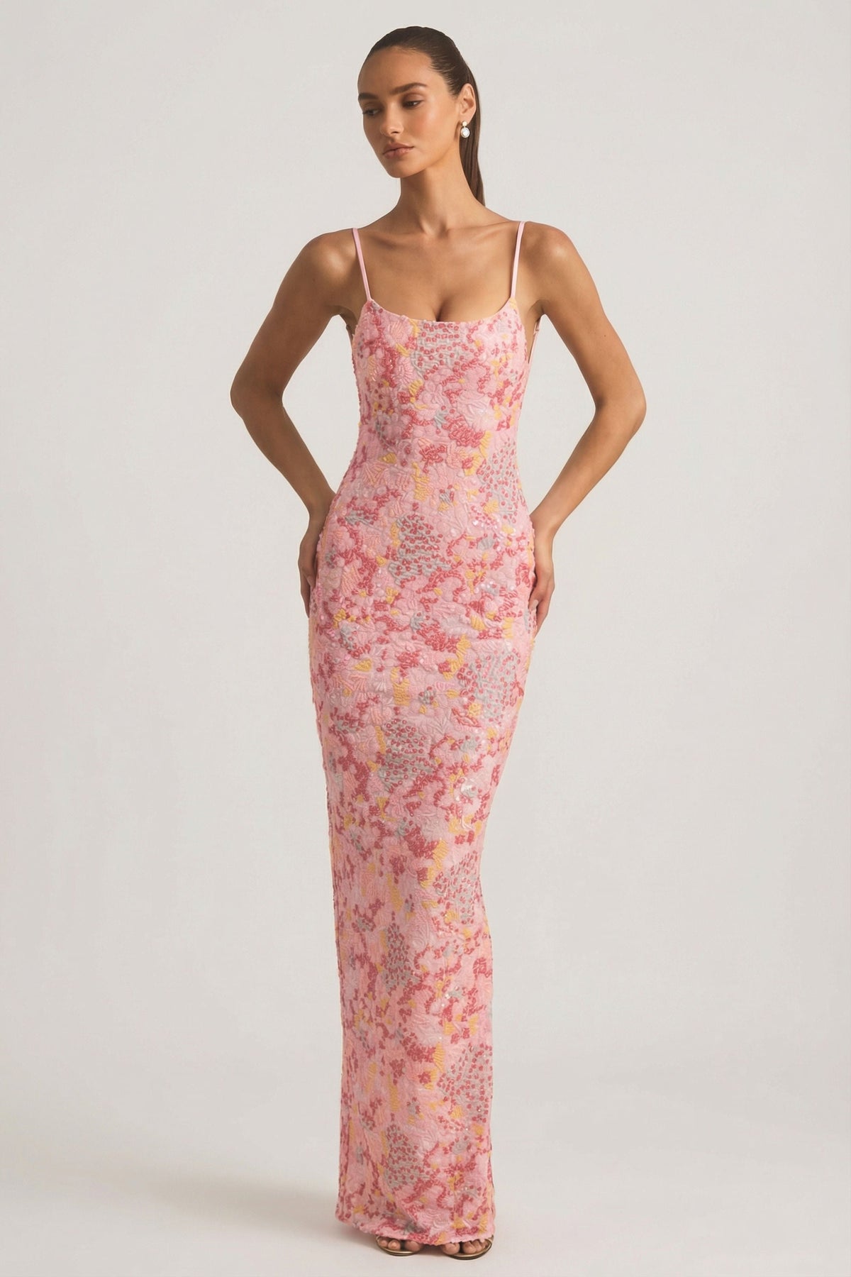 Chic Embellished Scoop-Neck Backless Maxi Dress in Pink