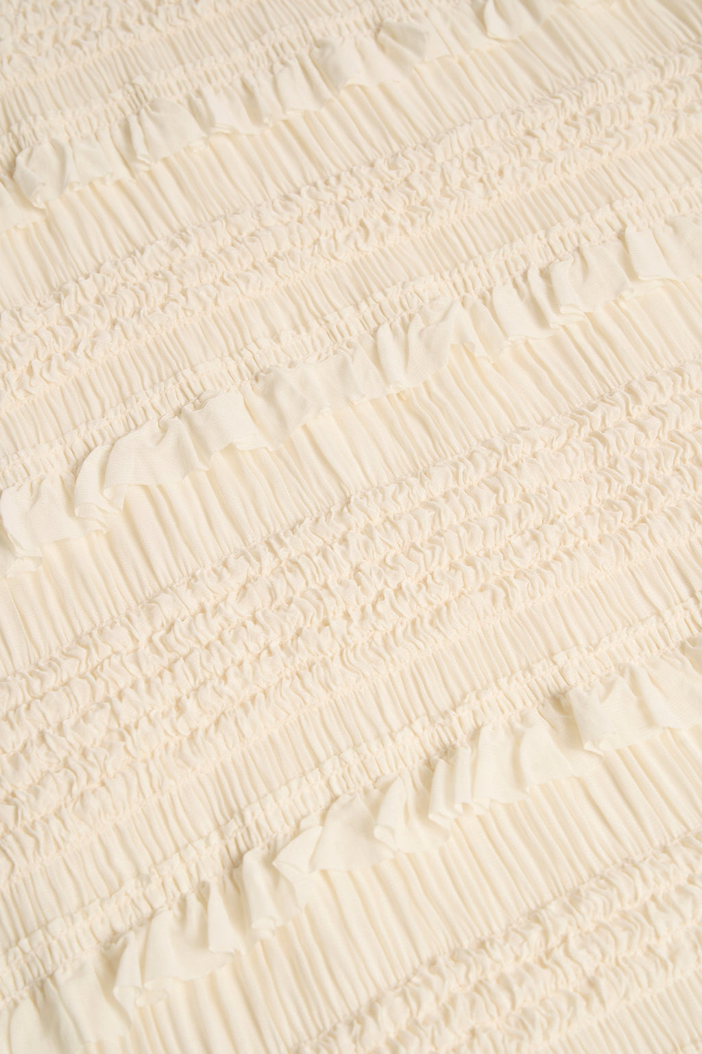 Chic Ruffled Mid-Rise Shorts in Ivory