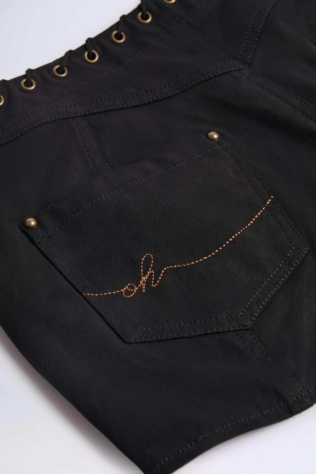 Chic Lace-Up Mid-Rise Shorts in Black