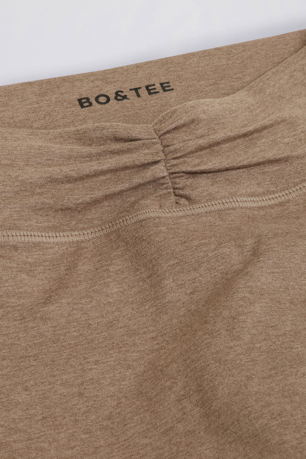 Chic Brushed Jersey Ruched Mid-Rise Leggings in Mocha Marl