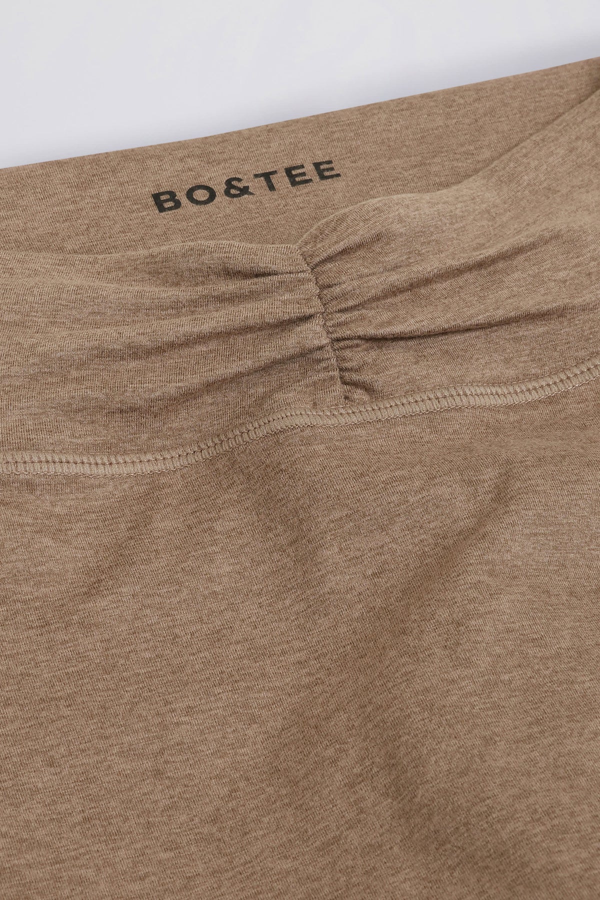 Chic Brushed Jersey Ruched Mid-Rise Leggings in Mocha Marl
