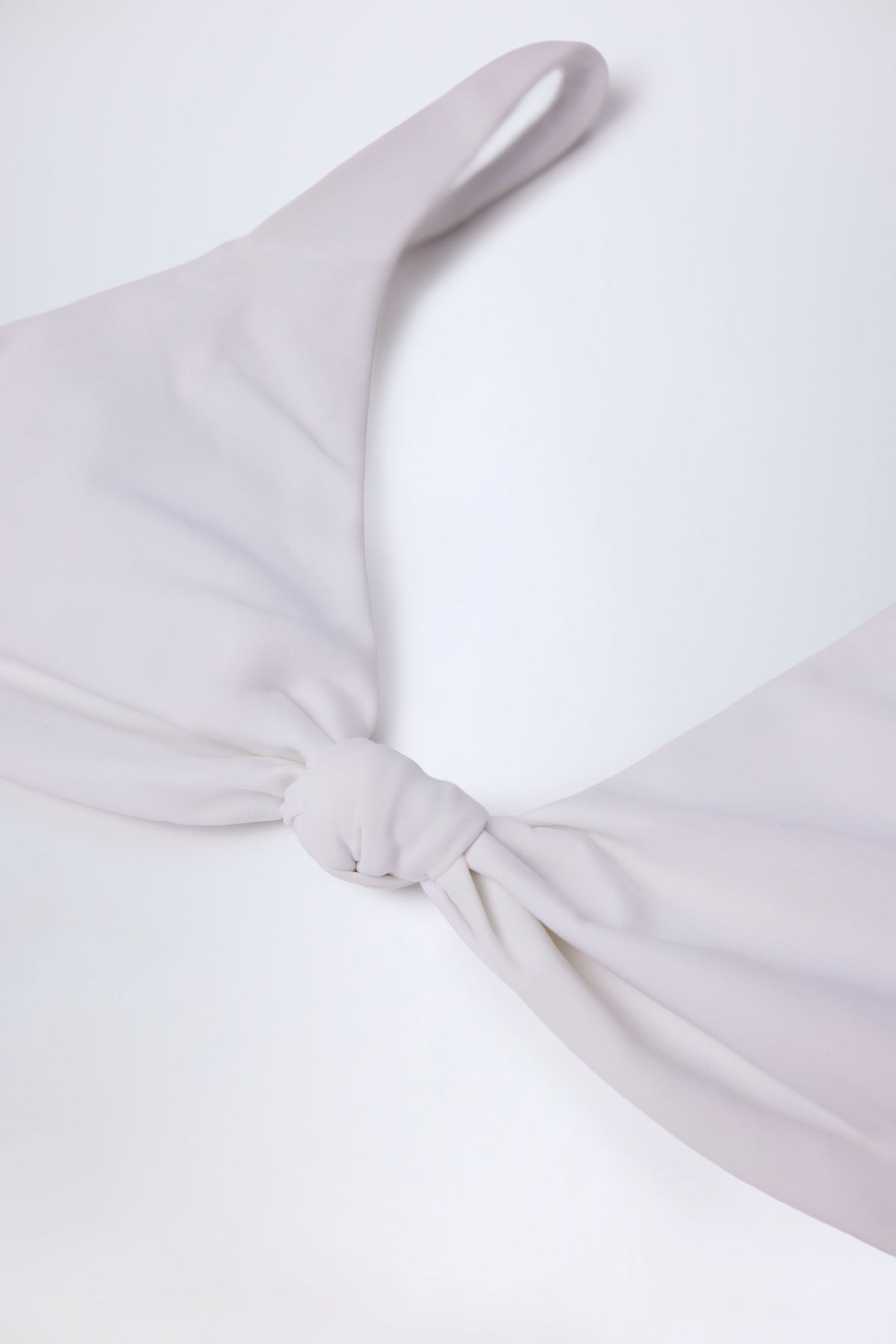 Chic Knot-Detail Bikini Top in White