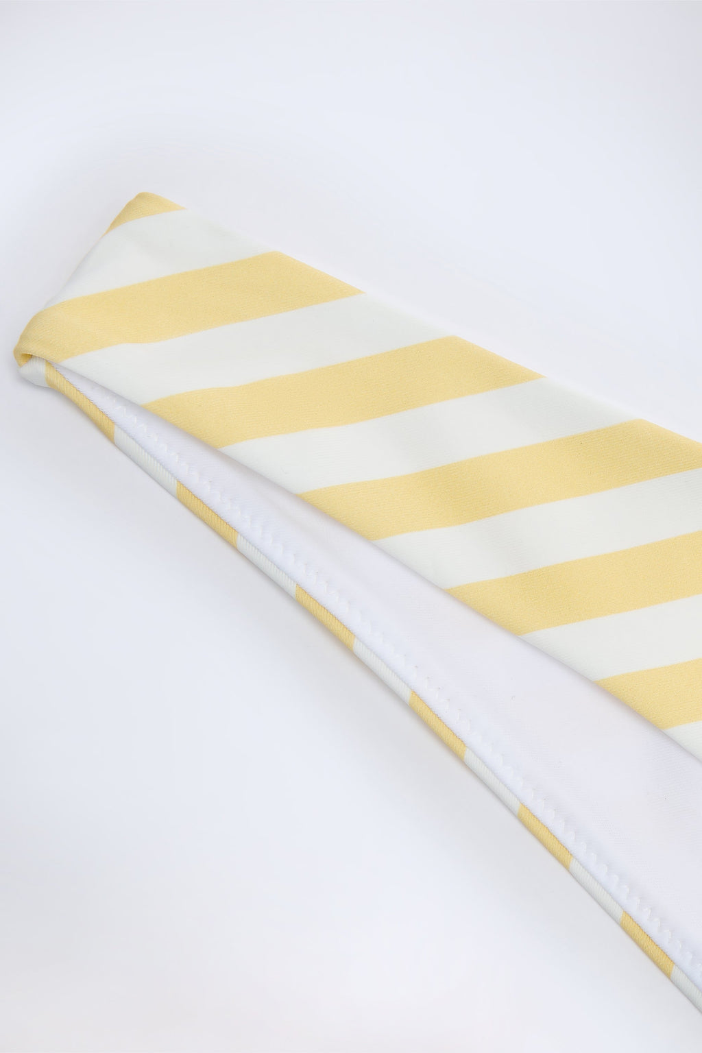 Chic Cheeky Bikini Bottoms in Lemon