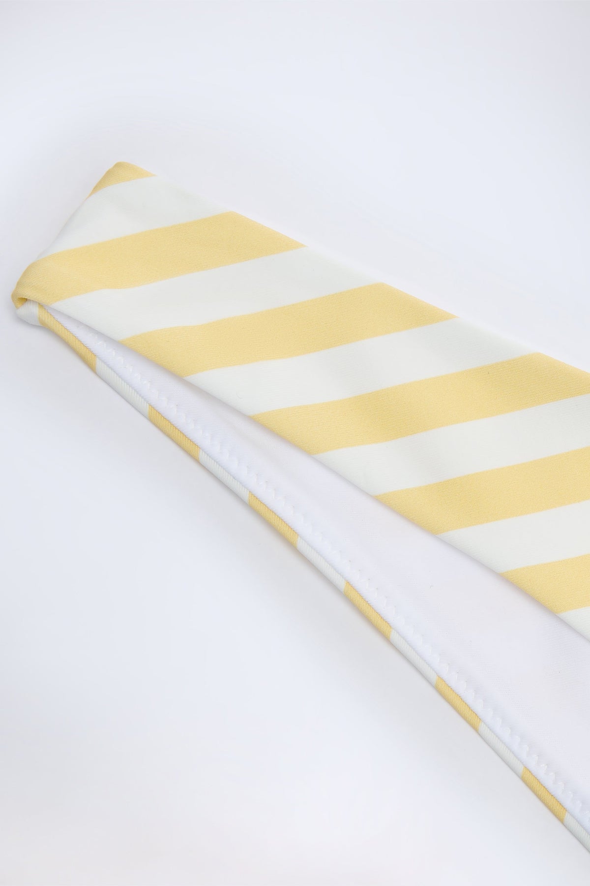 Chic Cheeky Bikini Bottoms in Lemon
