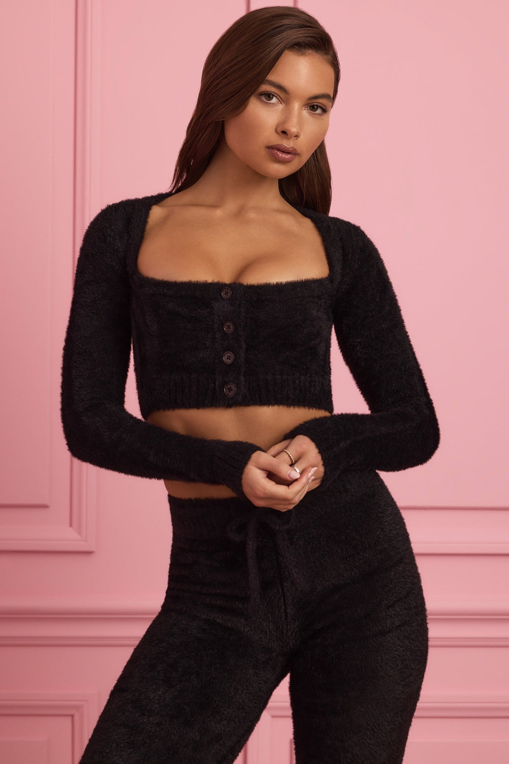 Chic Fluffy Knit Cropped Cardigan in Black