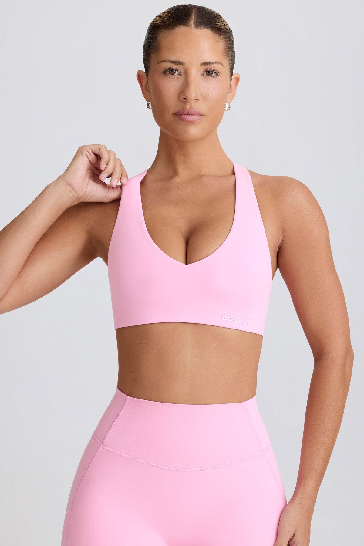 Chic Soft Active V-Neck Sports Bra in Baby Pink