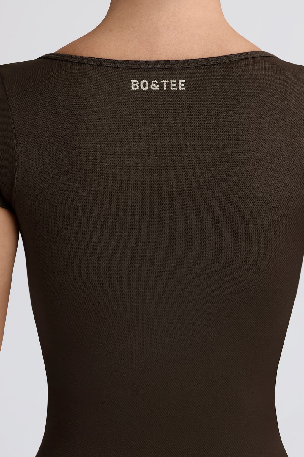 Chic Super Sculpt Seamless T-Shirt in Brown