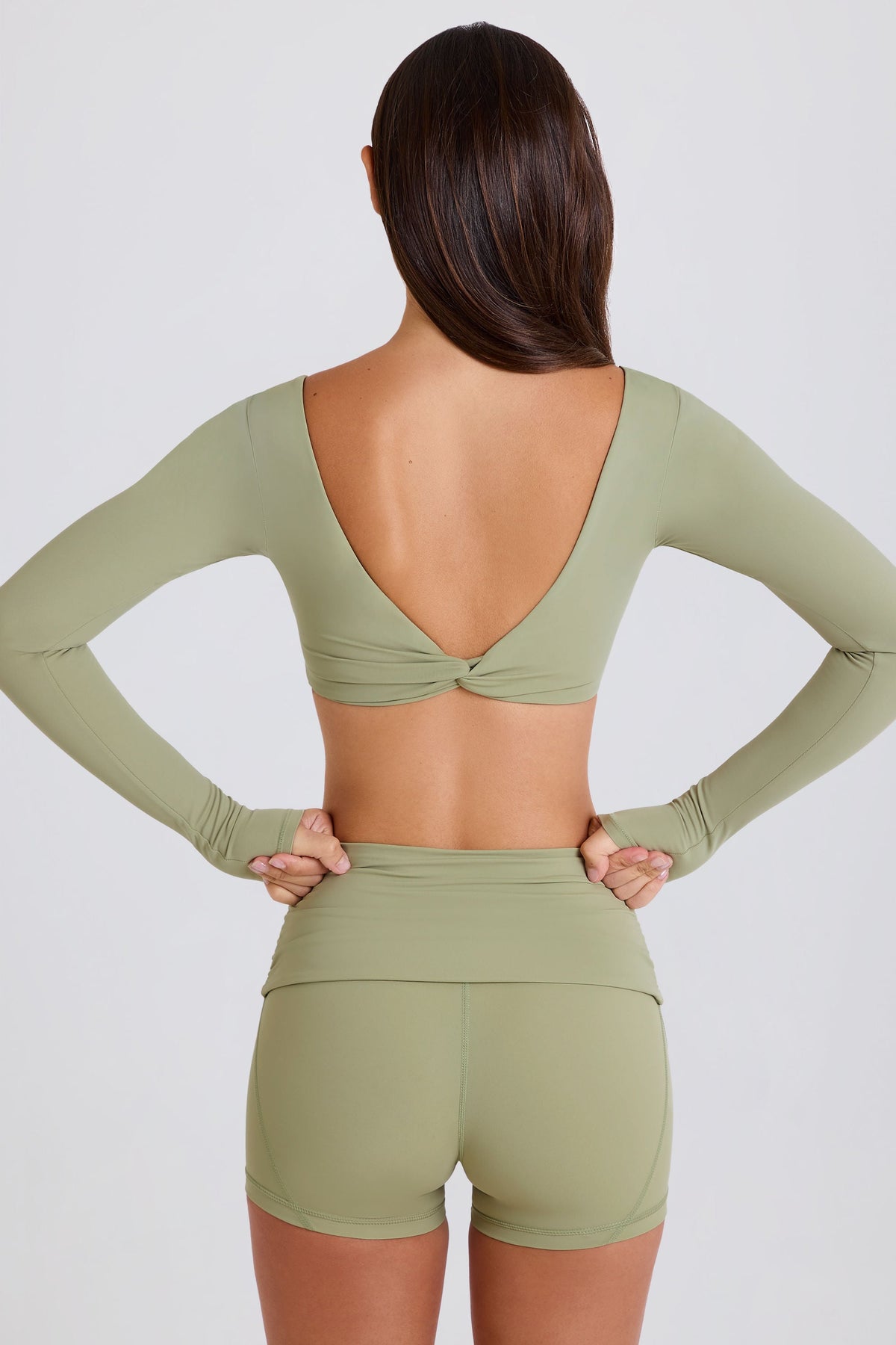 Chic Long-Sleeve Crop Top in Matcha